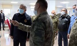 Bakan Akar ve TSK komuta kademesi sınır hattında
