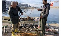 'Çöp dağı' ve deniz kirliliği, balıkçı ağlarını da vurdu 