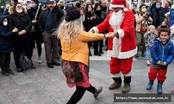 Kuşadası'ndaki yabancılar Noel'i kutladı