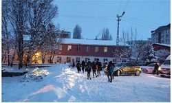 Van'ın 3 ilçesinde taşımalı eğitim veren okullara kar tatili