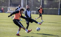 Beşiktaş'ın Antalya kampı, 10 eksikle başladı