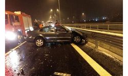 Kar küreme aracına çarpan otomobilin sürücüsü öldü