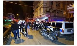 Kavga ihbarına giden polisi bıçakladı