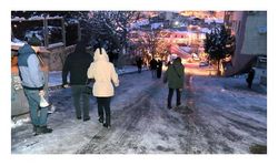 Maltepe'de sokak buz pistine döndü