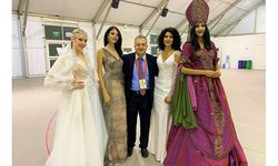 MELİSA DİCLE GÖKHAN Milli kıyafeti en iyi taşıyan model ödülünü aldı