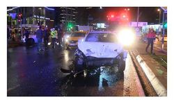 Şişli'de hatalı dönüş yapan lüks otomobil kazaya neden oldu: 5 yaralı