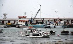 Tekirdağ'da fırtına ve kar; eğitim uçuşları ile deniz seferleri iptal