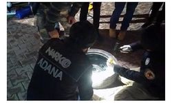 Yedek lastikten 2 kilo 950 gram esrar çıktı