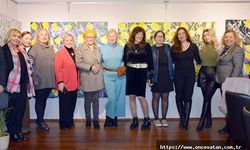 Yeşim Kale Art Gallery - Kar Fırtınasında Bahar Çiçekleri