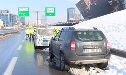 Yollar hala terk edilmiş araçlarla dolu