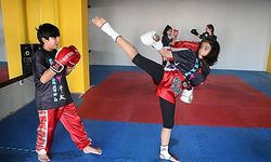 8 ay önce başladıkları kick boksta Türkiye şampiyonu oldular