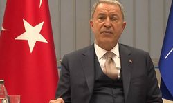 Milli Savunma Bakanı Akar gazetecilerle bir araya geldi
