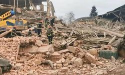 Sumy’de yıkılan yerleşim yerlerinde kurtarma çalışmaları sürüyor