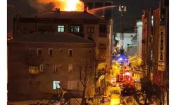 Bağcılar’da çatı katında yangın