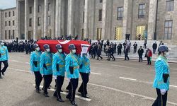 Eski bakan Sadi Somuncuoğlu için TBMM'de tören