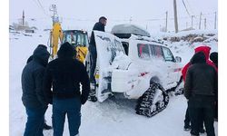 Kardelen'e paletli ambulansla ulaşıldı