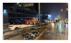 Lüks otomobille evden kaçtığı iddia edilen genç kazada öldü