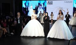 RÜYA GİBİ GELİNLİK DEFİLESİ İZLEYENLERİ BÜYÜLEDİ