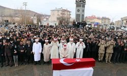Şehit Uzman Çavuş Sunal, gözyaşlarıyla son yolculuğuna uğurlandı