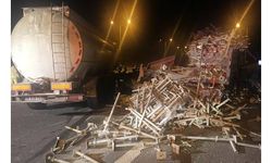 Silivri'de 2 tır ile tanker çarpıştı: 2 yaralı 