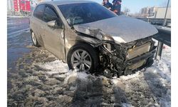 Silivri'de servis minibüsüyle otomobil çarpıştı: 3 yaralı