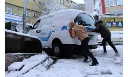 Sürücüler ve yayaların zor anları kamerada