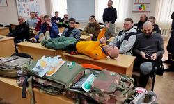 Emekli SAT komandosu, Ukrayna'da 250 kişiye yaralı bakımı eğitimi verdi
