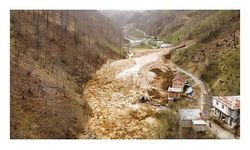 Trabzon’da heyelan; 3 ev toprak altında kaldı
