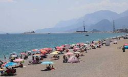 Antalya'da hava sıcaklığı 37 dereceyi gördü