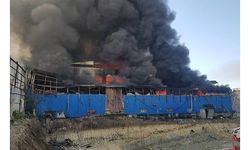 Arnavutköy'de fabrika yangını