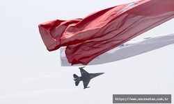 Atatürk Havalimanı'nda SOLOTÜRK gösterisi