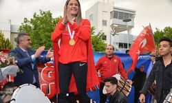 Dünya Boks Şampiyonu Hatice Akbaş, Malatya'da coşkuyla karşılandı