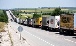Hamzabeyli Sınır Kapısı'nda yaklaşık 25 kilometre TIR kuyruğu