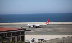 Rize-Artvin Havalimanı’na tarifeli ilk uçak indi