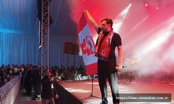 Şampiyonluk Sevincini Sahnede Kutladılar