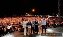 90'lara 20 bin kişilik koro