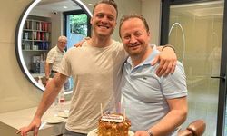 Adem Terzi'den Kerem Bürsin'e doğum günü sürprizi