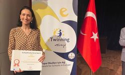 Gazi Ortaokulu BeInYou adlı E-Twinning Projesiyle Ulusal ve Avrupa Kalite Etiket Ödülü Aldı