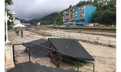 İnebolu'da çay taştı, köprüler çöktü