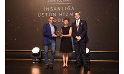 Prof.Dr. Özlem Türeci ve Prof. Dr. Uğur Şahin'e 'İnsanlığa Üstün Hizmet' ödülü