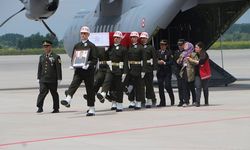 Şehit Gök'ün cenazesini karşılayan nişanlısı: Böyle mi gelecektin?