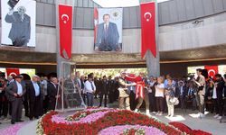 Süleyman Demirel, kabri başında anıldı