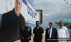 Tamer Karadağlı’ya Dev Fotoğraf