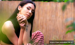 BURCU ASLAN’DAN HEM KİTAP HEM ŞARKI GELDİ