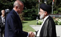 Cumhurbaşkanı Erdoğan, İranlı mevkidaşı Reisi tarafından karşılandı