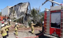 Gebze'de boya fabrikasında çıkan yangın, 2 saatte söndürüldü