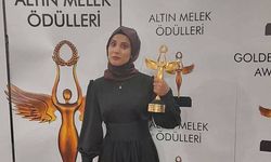 Şair Rojin Aktaş Altın Melek Ödülünü Aldı!