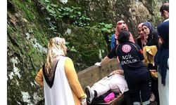 Sümela Manastırı'na gidilen patikada taş düştü; 2 yaralı