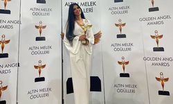 "YÜZÜMÜZE, GÖZ ŞEKLİMİZE UYGUN OLAN MAKYAJ HER ZAMAN BİZİM İÇİN MODADIR"