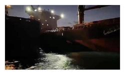 İstanbul'da sürüklenen gemi, erzak ikmali yapan gemiye çarptı